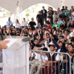 La presidenta Claudia Sheinbaum Pardo encabezó en Tijuana la entrega de tarjetas del Banco del Bienestar correspondientes a la Beca Rita Cetina