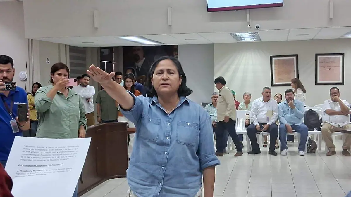 Minerva Osuna Zavala fue nombrada la tarde de ayer jueves presidenta municipal provisional de Mazatlán