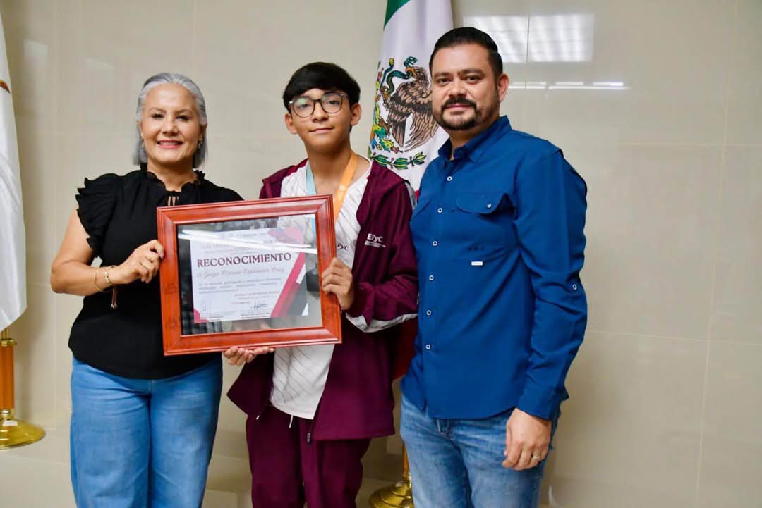 Lupita López reconoce el esfuerzo y talento del atleta Jorge Manuel Sepúlveda Cruz