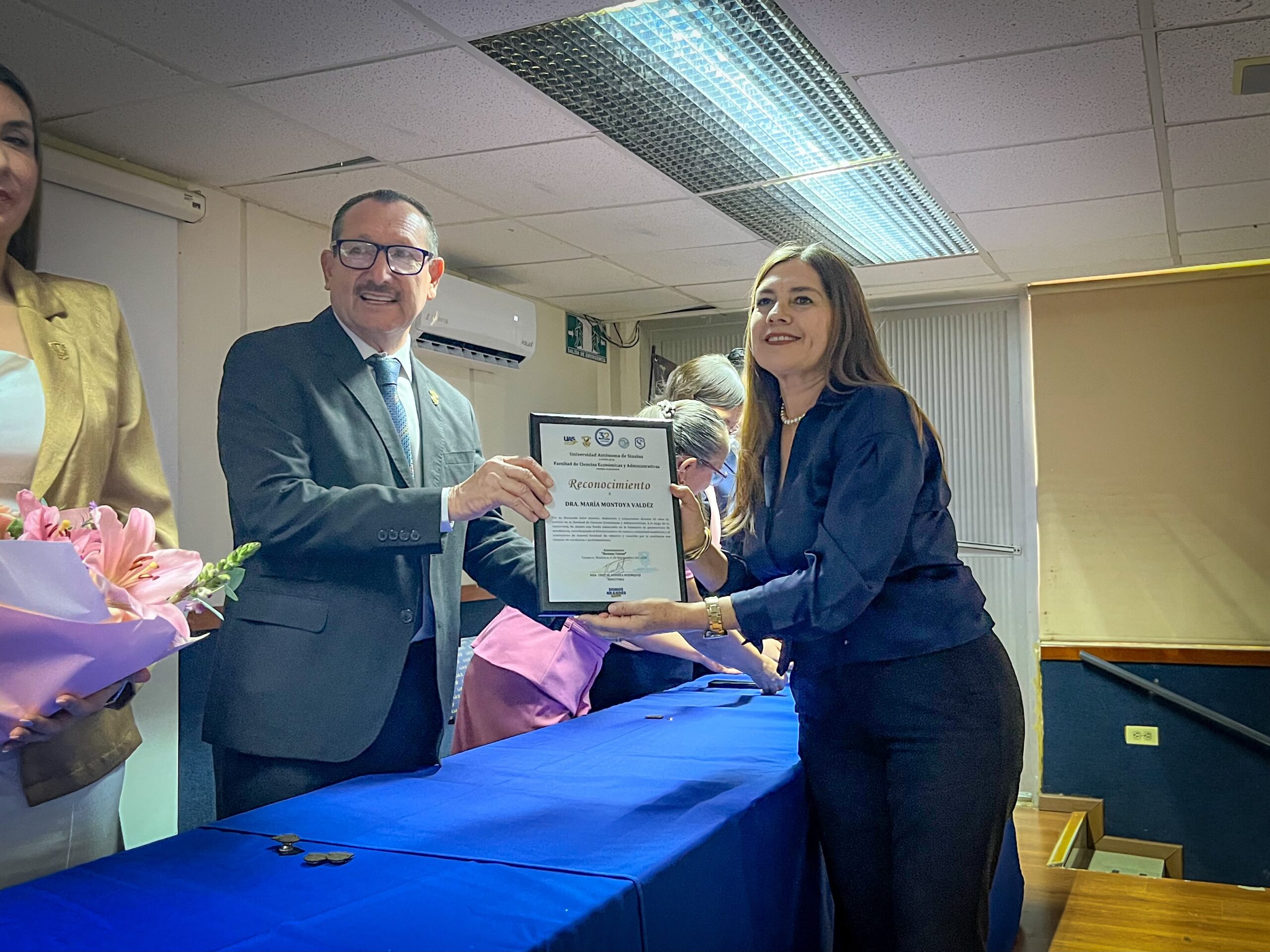 Reconoce FCEA Guasave trayectoria laboral y certificación de su comunidad universitaria