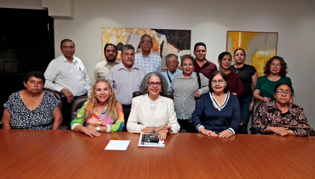 Gobernadora Graciela Domínguez Nava se reunió con la Asociación de Jubilados de la UAS