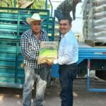Gobierno de Alberto “El Capy” Rivera fortalece la economía familiar con entrega de cemento y mortero subsidiado en Angostura
