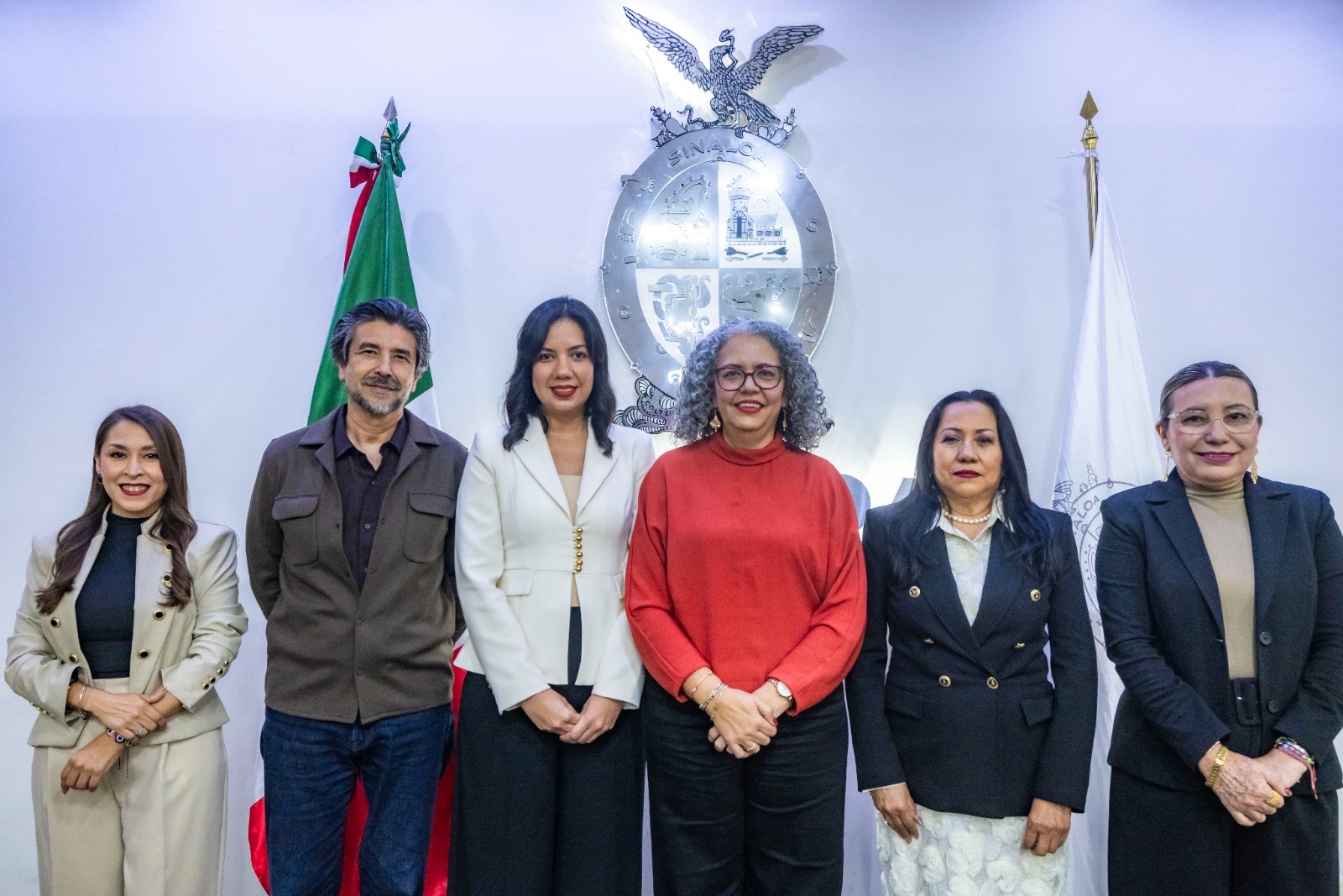 La Gobernadora Graciela Domínguez Nava tomó protesta esta tarde a las siguientes funcionarias y funcionario del Gabinete estatal: