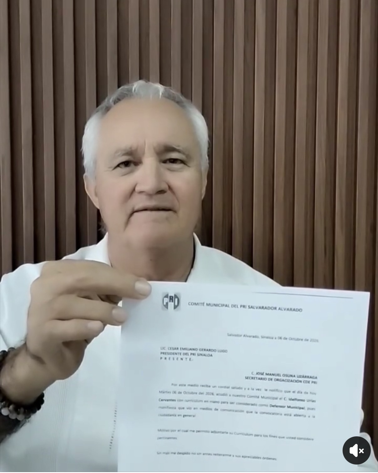 Salvador Alvarado, Sinaloa.- Idelfonso Urías, conocido como el doctor Poncho Urías, se registró en el proceso interno del Partido Revolucionario Institucional (PRI) para buscar la coordinación municipal en Salvador Alvarado, con la intención de contribuir al fortalecimiento del partido y a la construcción de una coalición con otras fuerzas políticas y sectores de la sociedad.