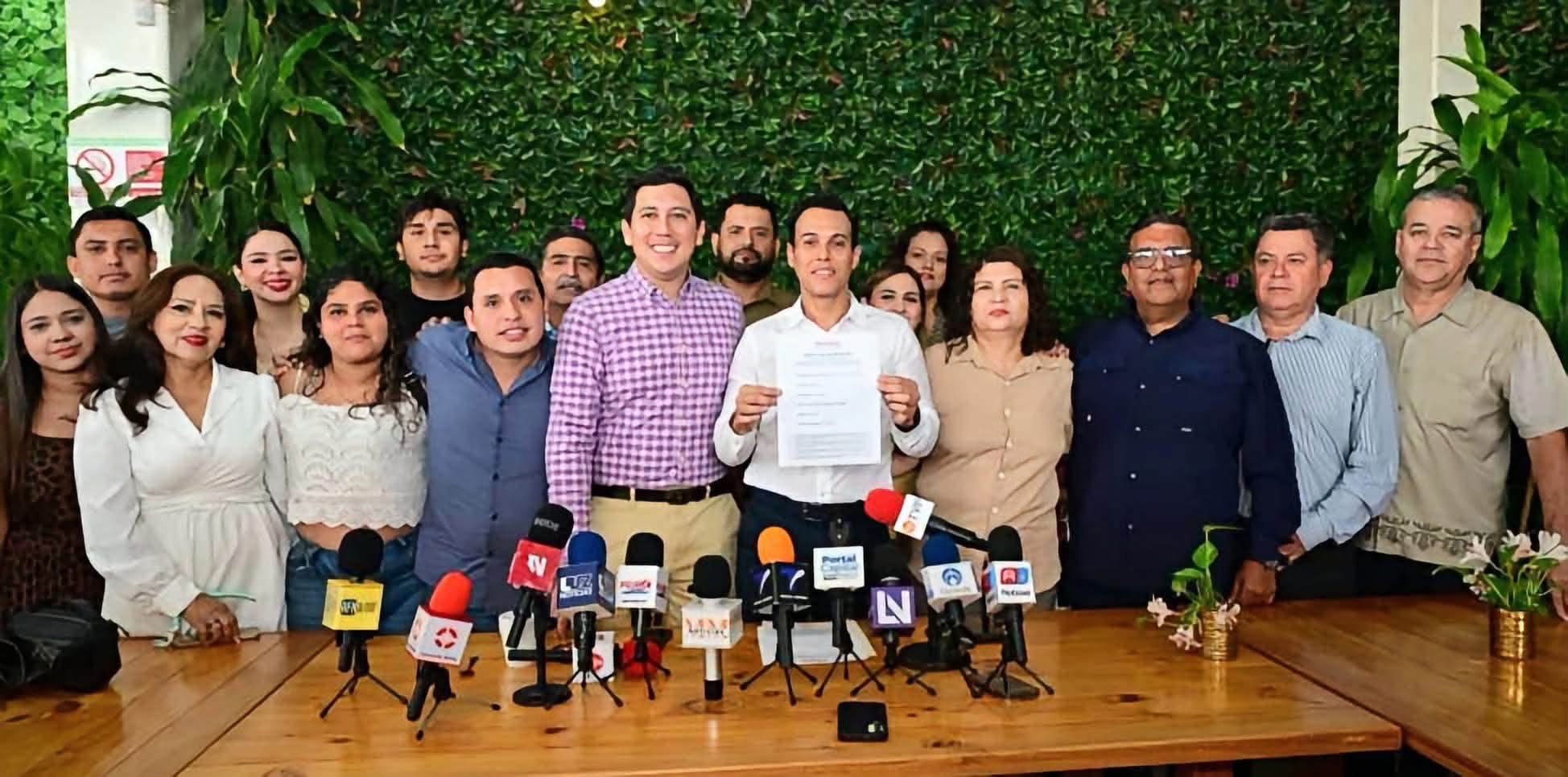 Jesús Ibarra se registra en Morena y entra a la contienda por la Coordinación Municipal de Culiacán